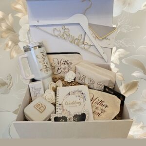 Deluxe Bride-to-be Gift Box Engagement Gift for bride